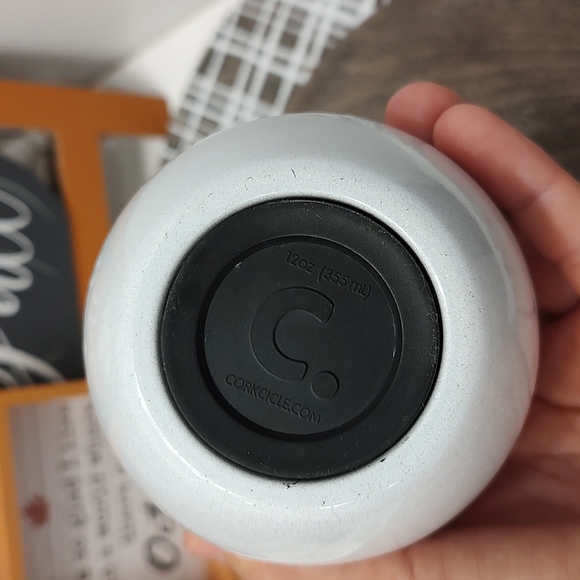 👻 EUC Corkcicle Brand 12 oz. Hot/Cold Insulated Stainless Wine/Coffee Thermos - Picture 6 of 7